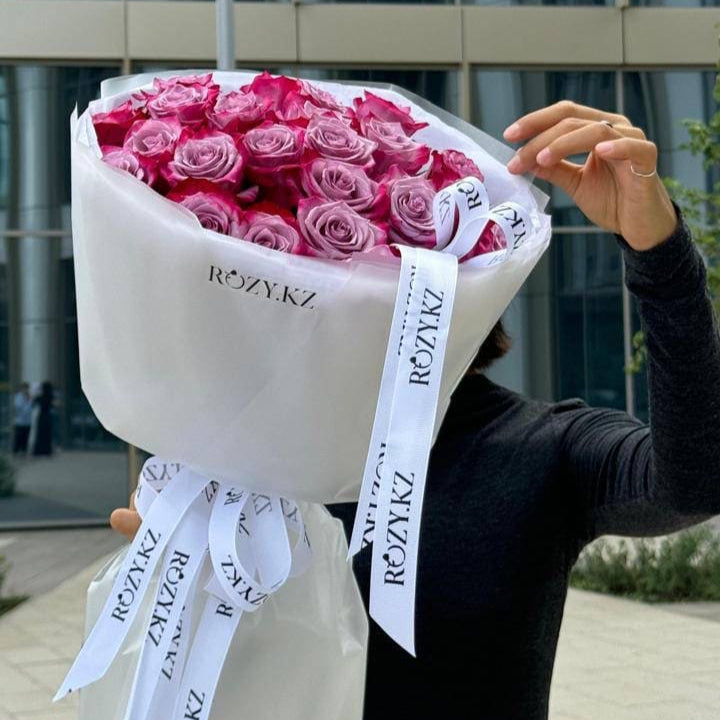 Букет из 25 фиолетовых роз Доставка цветов Астана