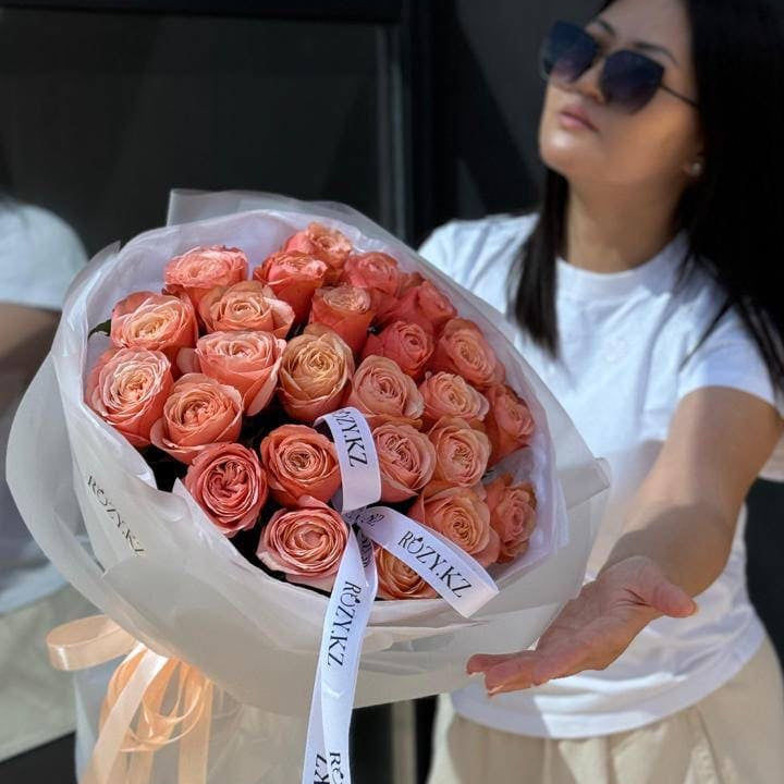 Букет из 25 роз сорта Kahala Доставка цветов Астана