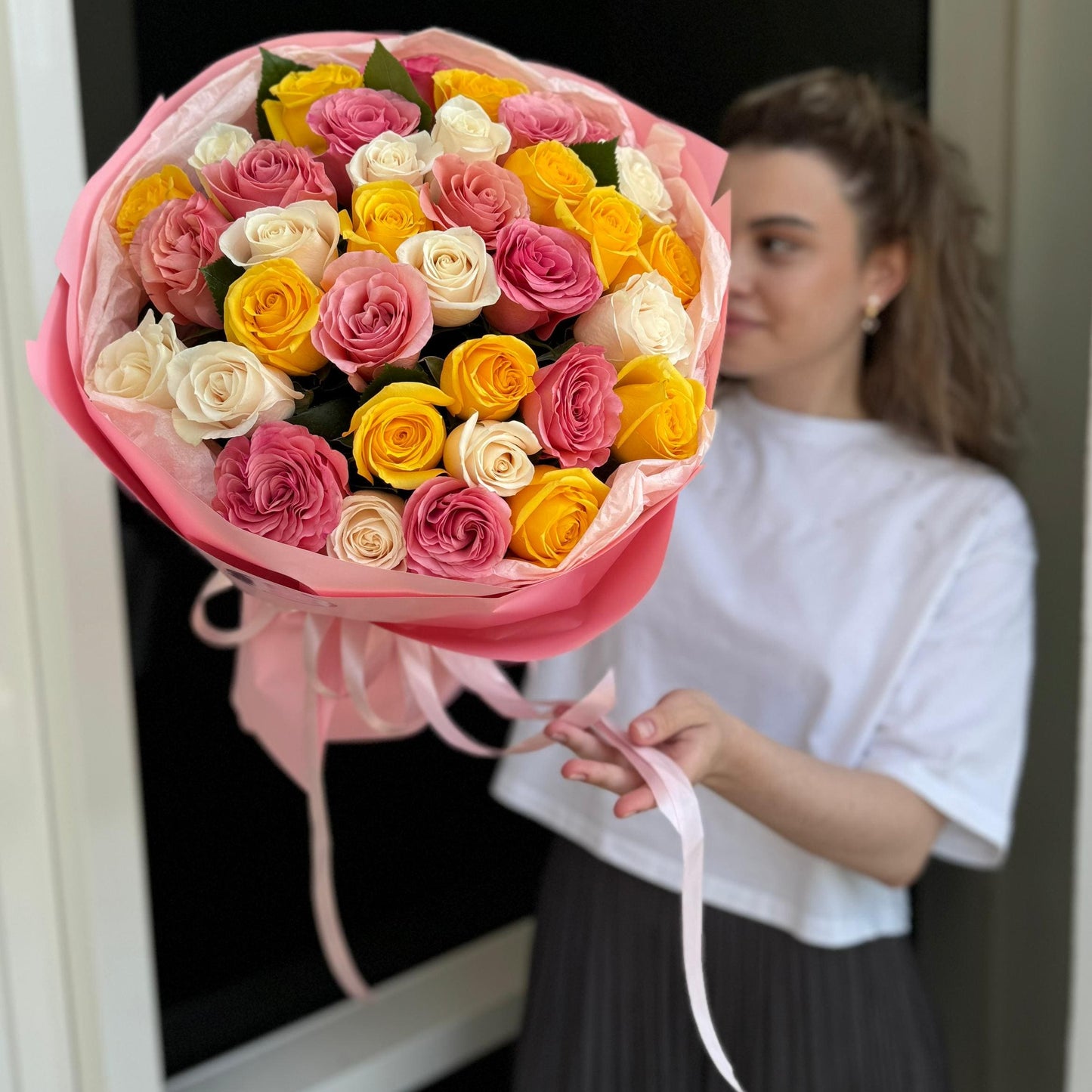 Микс букет из 35 роз Доставка цветов Астана