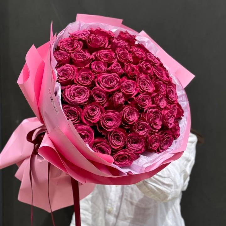 Монобукет из 51 фиолетовой розы Доставка цветов Астана