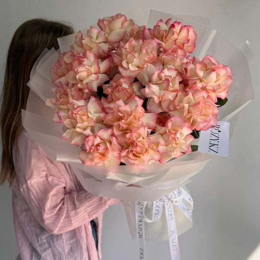 17 французких роз сорта Джумелия Доставка цветов Астана