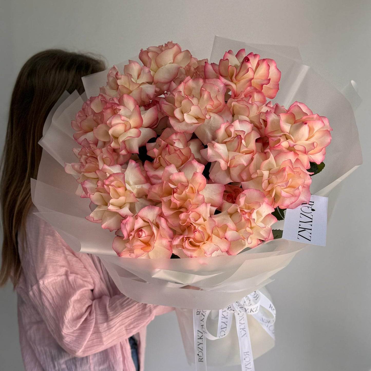 25 французских роз сорта Джумелия Доставка цветов Астана