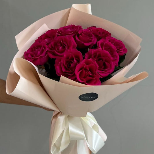 11 Ярко-розовых роз Доставка цветов Астана