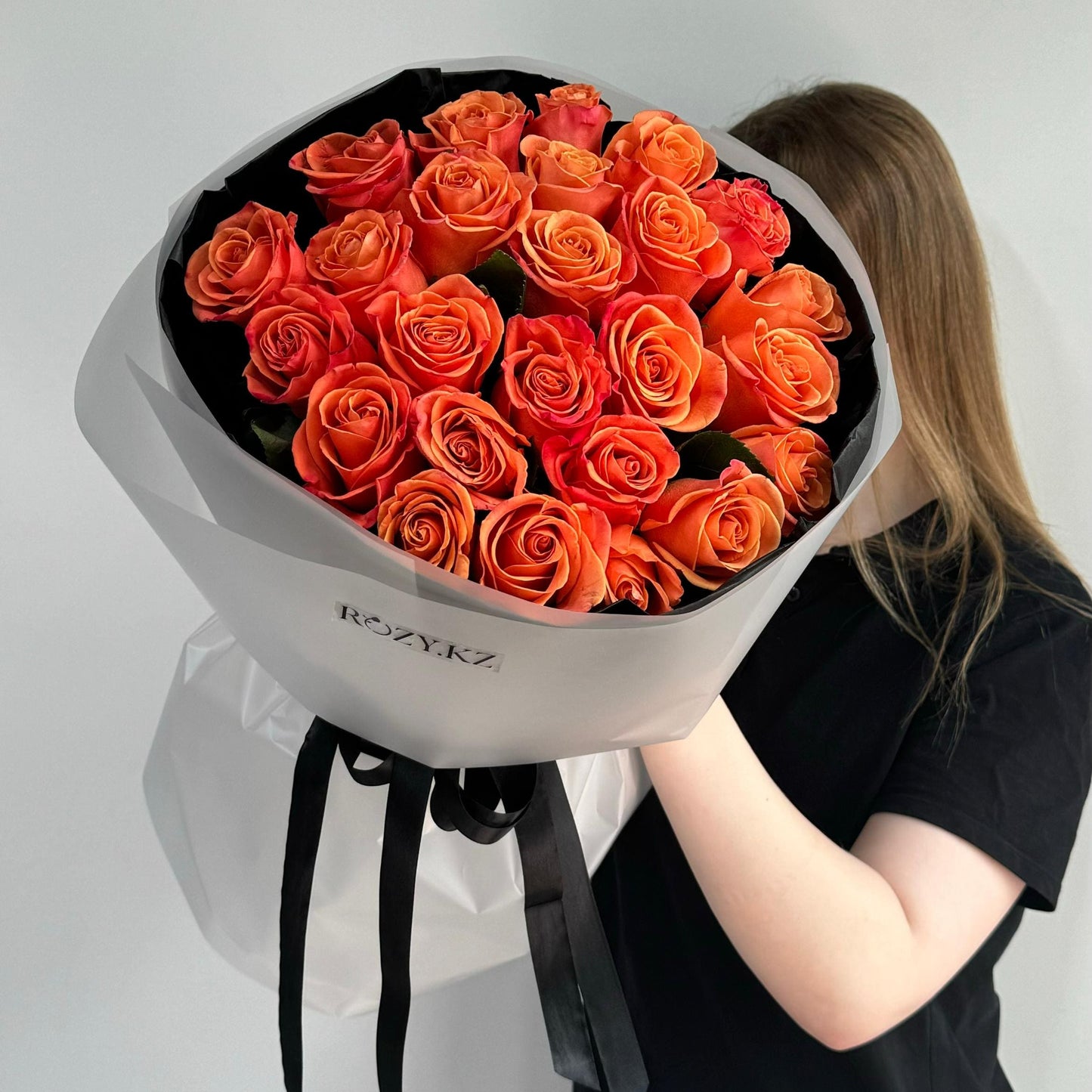Букет из 25 оранжевых роз Доставка цветов Астана