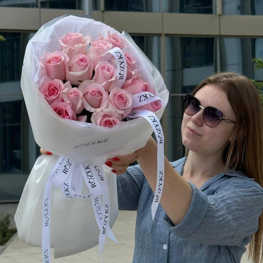 Букет из 15 светло-розовых роз Доставка цветов Астана