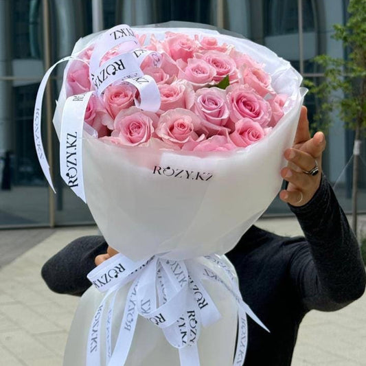 Букет из 25 светло-розовых роз Доставка цветов Астана