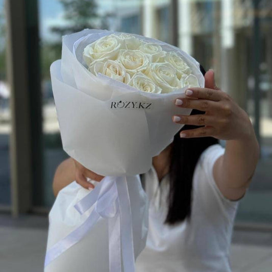 Букет из 9 белых роз Доставка цветов Астана