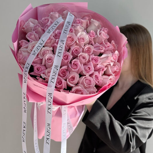 Монобукет из 51 светло-розовой розы Доставка цветов Астана